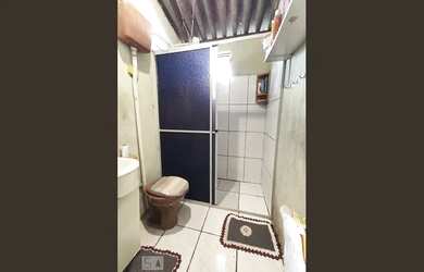 Imagem: A casa possui 3 Dormitórios, 2 Banheiros, 1 Vaga na garagem