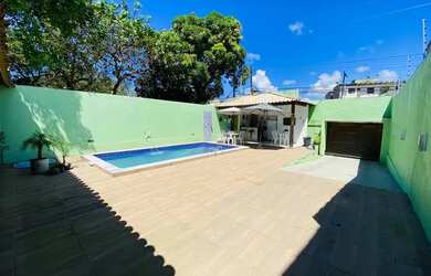 Imagem: A casa possui 4 Dormitórios, 3 Banheiros, 3 Vagas na garagem