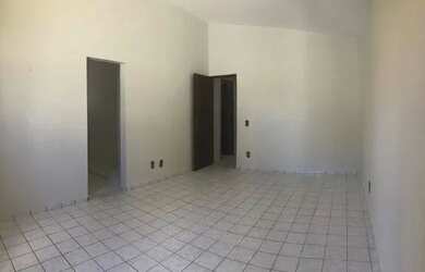 Imagem: A casa possui 2 Dormitórios, 2 Banheiros, 1 Vaga na garagem