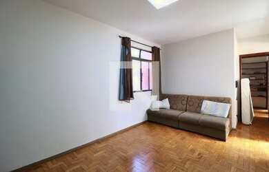 Imagem: O apartamento possui 3 Dormitórios, 1 Banheiro, 2 Vagas na