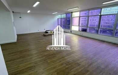 Imagem: O depósito possui 1 Vaga na garagem, 81m² de Área e está