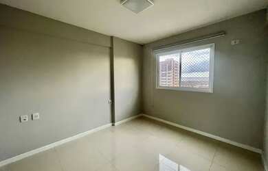 Imagem: O apartamento possui 3 Dormitórios, 3 Banheiros, 2 Vagas na