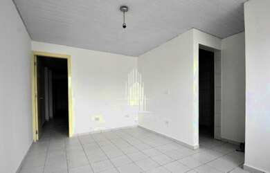 Imagem: A casa possui 2 Dormitórios, 2 Banheiros, 2 Vagas na garagem