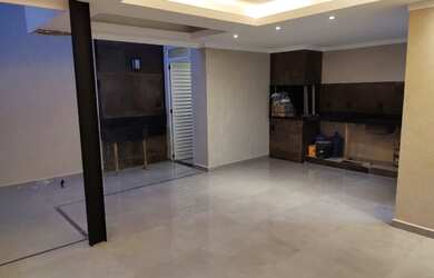 Imagem: A casa em condomínio possui 3 Dormitórios, 2 Banheiros e 120m²