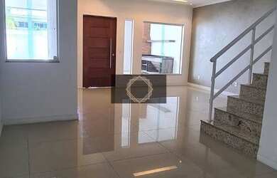 Imagem: A casa em condomínio possui 4 Dormitórios, 5 Banheiros, 2