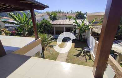 Imagem: A casa em condomínio possui 4 Dormitórios, 2 Banheiros, 2