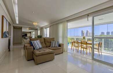 Imagem: A casa possui 3 Dormitórios, 3 Banheiros, 2 Vagas na garagem