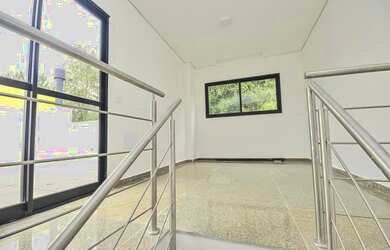 Imagem: A casa em condomínio possui 3 Dormitórios, 3 Banheiros, 4