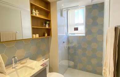 Imagem: O apartamento possui 2 Dormitórios, 1 Banheiro, 1 Vaga na garagem