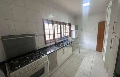 Imagem: A casa em condomínio possui 3 Dormitórios, 5 Banheiros, 4