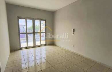 Imagem: O depósito possui 2 Vagas na garagem e 340m² de Área e está