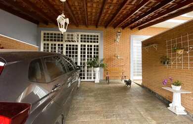 Imagem 1: Casa mista, no Bairro Jardim América, Zona Sul de Ribeirão Preto/SP