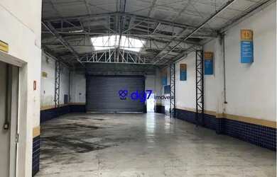 Imagem: O depósito possui 4 Vagas na garagem, 3.368m² de Área e