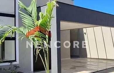 Imagem: A casa possui 3 Dormitórios, 3 Banheiros, 4 Vagas na garagem