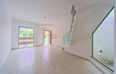 Imagem: A casa possui 3 Dormitórios, 5 Banheiros, 4 Vagas na garagem