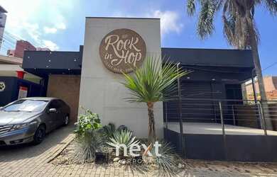 Imagem: A casa possui 1 Dormitório, 2 Banheiros, 1 Vaga na garagem