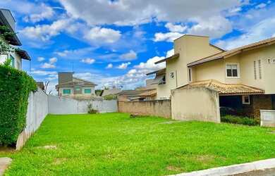 Imagem: O terreno possui 360m² de Área e está localizado em Loteamento