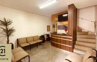 Imagem: A casa possui 3 Dormitórios, 3 Banheiros, 1 Vaga na garagem