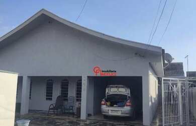 Imagem: A casa possui 5 Dormitórios, 5 Banheiros, 5 Vagas na garagem