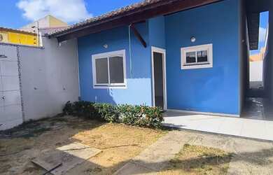 Imagem: A casa possui 2 Dormitórios, 2 Banheiros, 2 Vagas na garagem