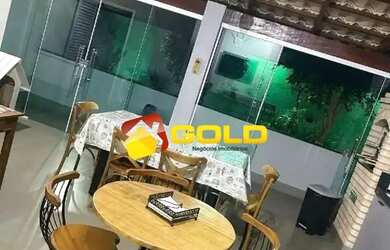 Imagem: A casa possui 3 Dormitórios, 3 Banheiros, 3 Vagas na garagem