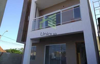 Imagem: A casa possui 3 Dormitórios, 4 Banheiros, 1 Vaga na garagem