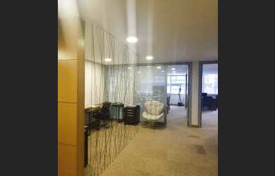 Imagem: O depósito possui 2 Vagas na garagem, 145m² de Área e está