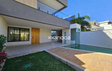 Imagem: A casa em condomínio possui 4 Dormitórios, 5 Banheiros, 1