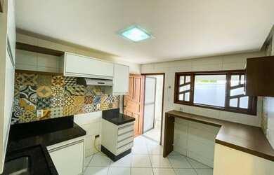 Imagem: A casa em condomínio possui 3 Dormitórios, 3 Banheiros, 1