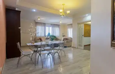 Imagem: O apartamento possui 4 Dormitórios, 3 Banheiros, 2 Vagas na