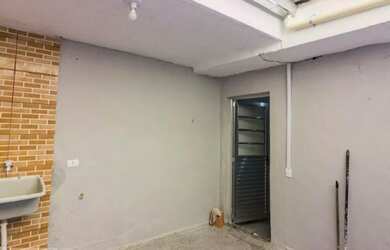 Imagem: A casa possui 2 Dormitórios, 1 Banheiro, 70m² de Área e