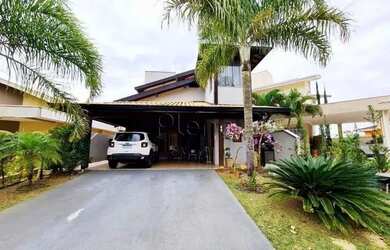 Imagem: A casa em condomínio possui 3 Dormitórios, 1 Banheiro, 4 Vagas