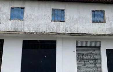 Imagem: A casa possui 2 Dormitórios, 1 Banheiro, 1 Vaga na garagem