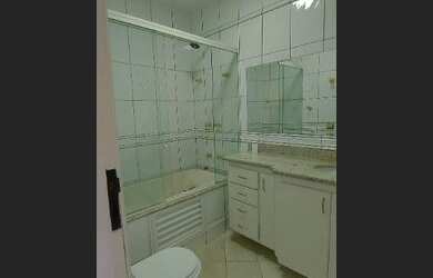 Imagem: A casa em condomínio possui 5 Dormitórios, 5 Banheiros, 5