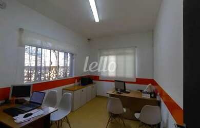 Imagem: A casa possui 5 Dormitórios, 4 Banheiros, 5 Vagas na garagem