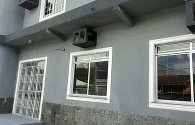 Imagem: A casa possui 5 Dormitórios, 3 Banheiros, 3 Vagas na garagem