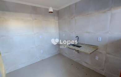 Imagem: A casa possui 2 Dormitórios, 2 Banheiros, 1 Vaga na garagem