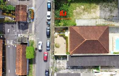 Imagem 1: Casa 4 Qts sendo 1 suíte, piscina Prox DB Pq10, em frente ao Jd Bougainville