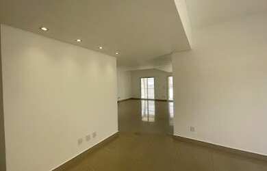 Imagem: A casa em condomínio possui 4 Dormitórios, 5 Banheiros, 4