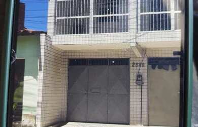 Imagem: A casa possui 3 Dormitórios, 1 Banheiro, 1 Vaga na garagem