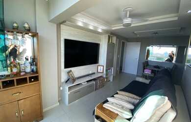 Imagem: O apartamento possui 2 Dormitórios, 2 Banheiros, 1 Vaga na