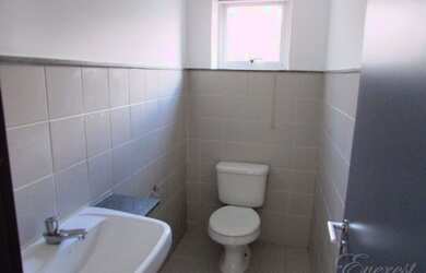 Imagem: O depósito possui 1 Vaga na garagem, 93m² de Área e está