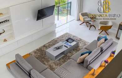 Imagem: A casa em condomínio possui 5 Dormitórios, 5 Banheiros, 4