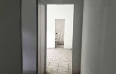 Imagem: A casa possui 3 Dormitórios, 4 Banheiros, 3 Vagas na garagem