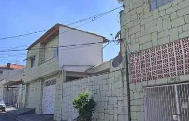 Imagem: A casa possui 5 Dormitórios, 5 Banheiros, 5 Vagas na garagem