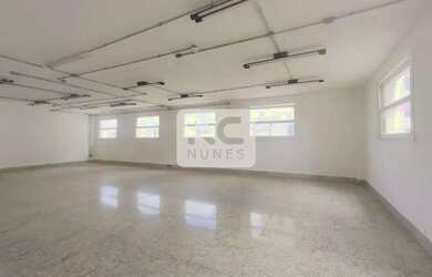 Imagem: O depósito possui 897m² de Área e está localizado em Centro