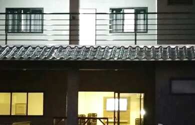 Imagem: A casa possui 2 Dormitórios, 3 Banheiros, 5 Vagas na garagem