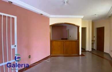 Imagem: O depósito possui 5 Vagas na garagem, 217m² de Área e está