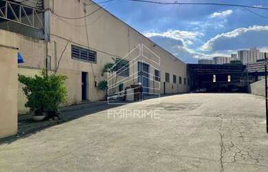 Imagem: O depósito possui 5 Vagas na garagem, 4.316m² de Área e