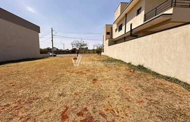 Imagem: O terreno possui 200m² de Área e está localizado em Vila